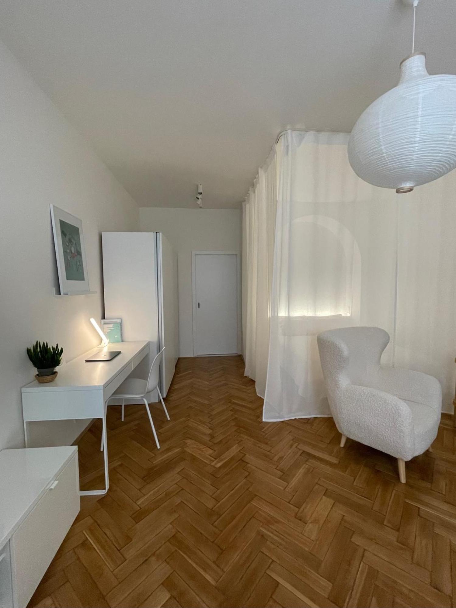 Urban Retreat I Modern Boho Apartments In Lovely Letna District - 10 Minutes From Old Town Prague Ngoại thất bức ảnh