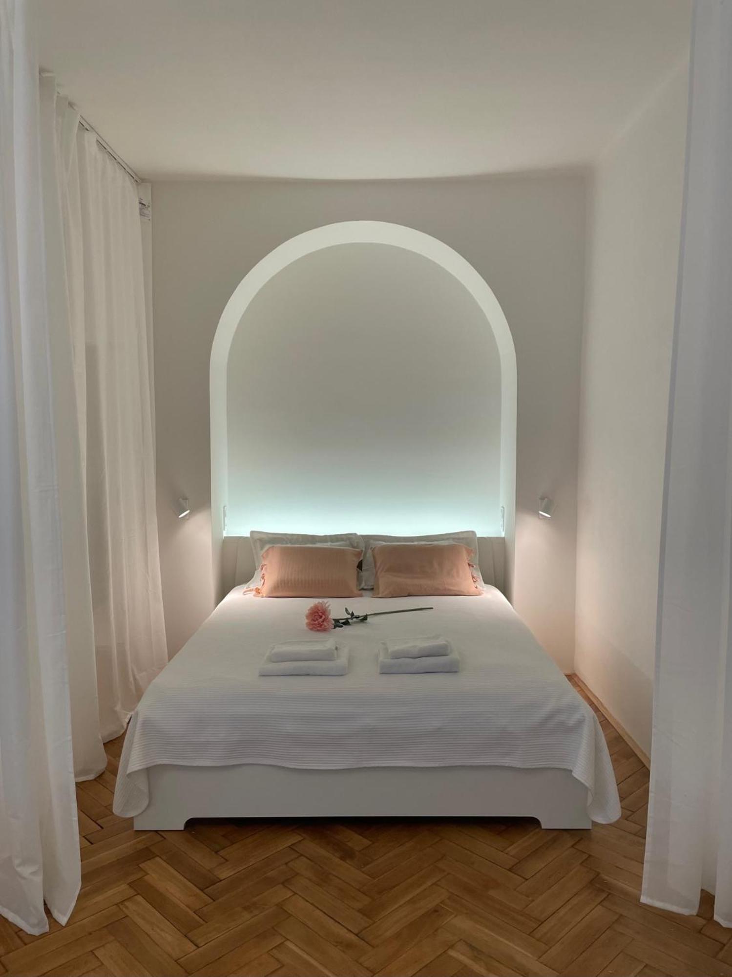 Urban Retreat I Modern Boho Apartments In Lovely Letna District - 10 Minutes From Old Town Prague Ngoại thất bức ảnh