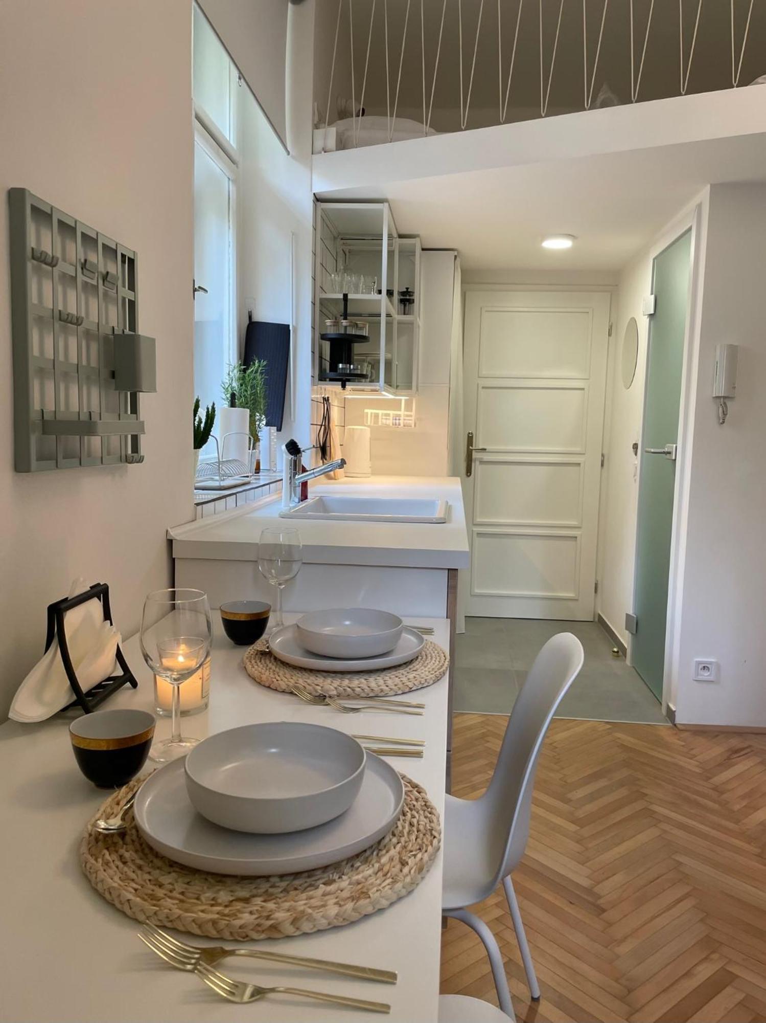 Urban Retreat I Modern Boho Apartments In Lovely Letna District - 10 Minutes From Old Town Prague Ngoại thất bức ảnh