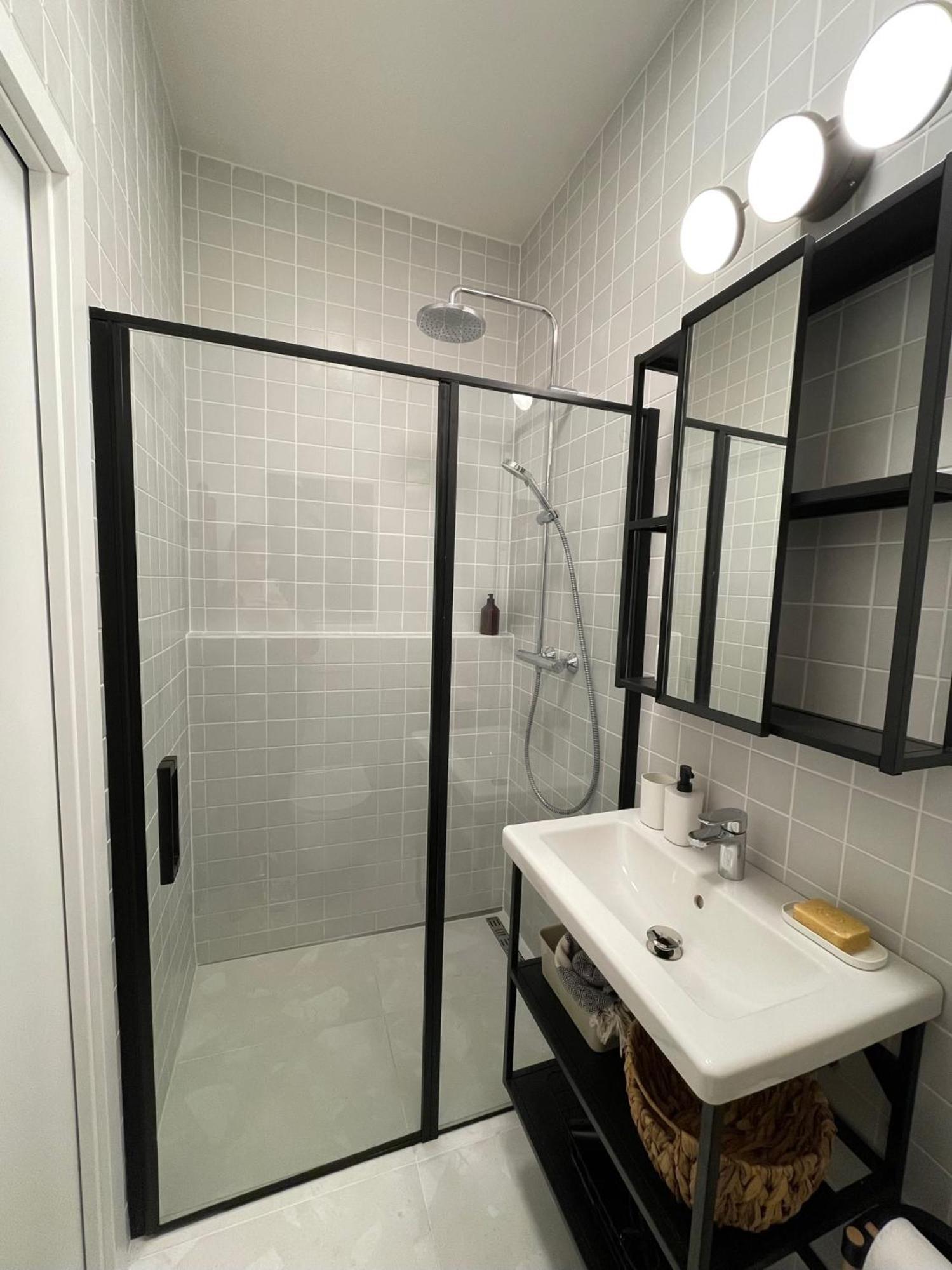 Urban Retreat I Modern Boho Apartments In Lovely Letna District - 10 Minutes From Old Town Prague Ngoại thất bức ảnh