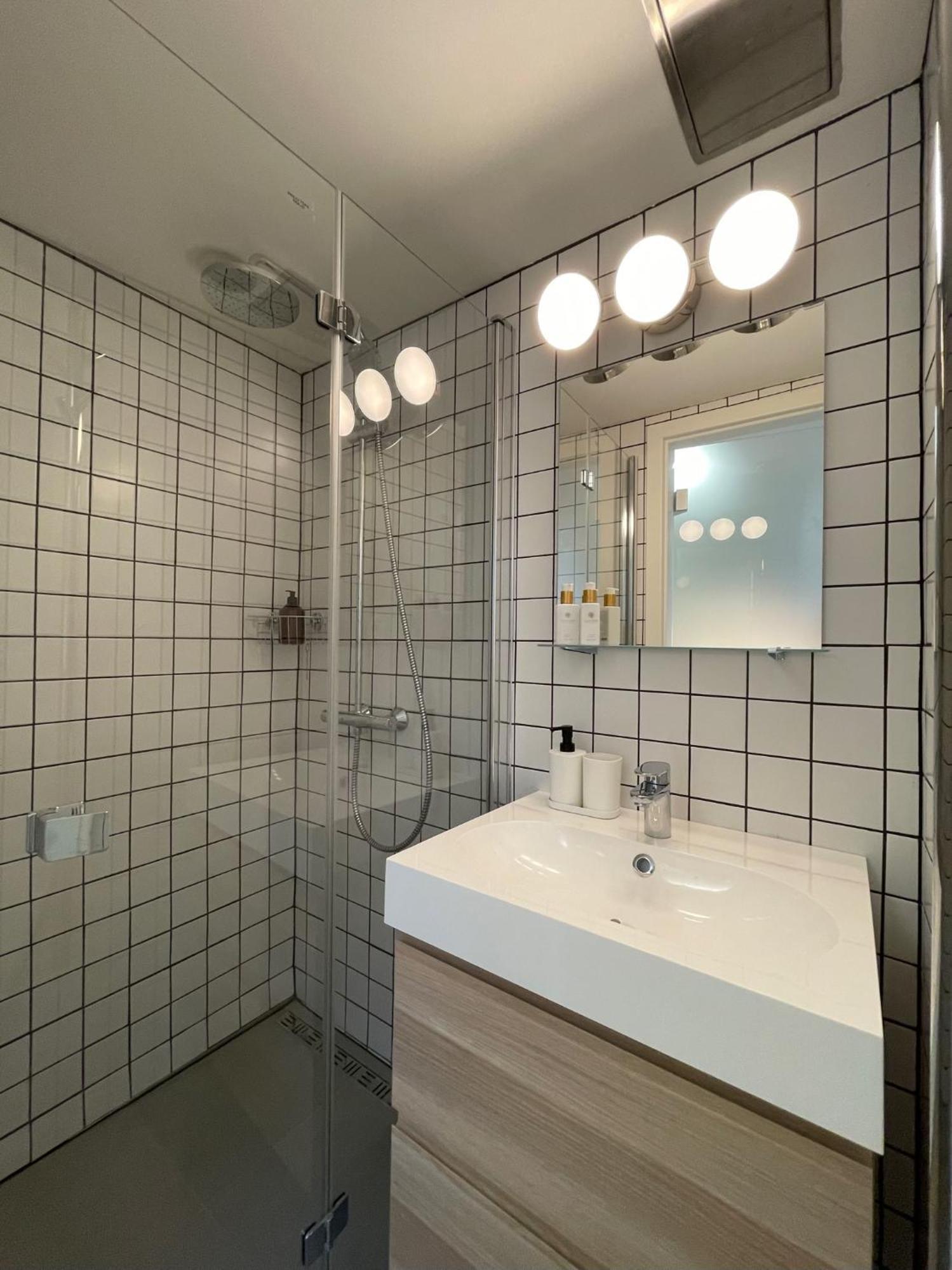 Urban Retreat I Modern Boho Apartments In Lovely Letna District - 10 Minutes From Old Town Prague Ngoại thất bức ảnh